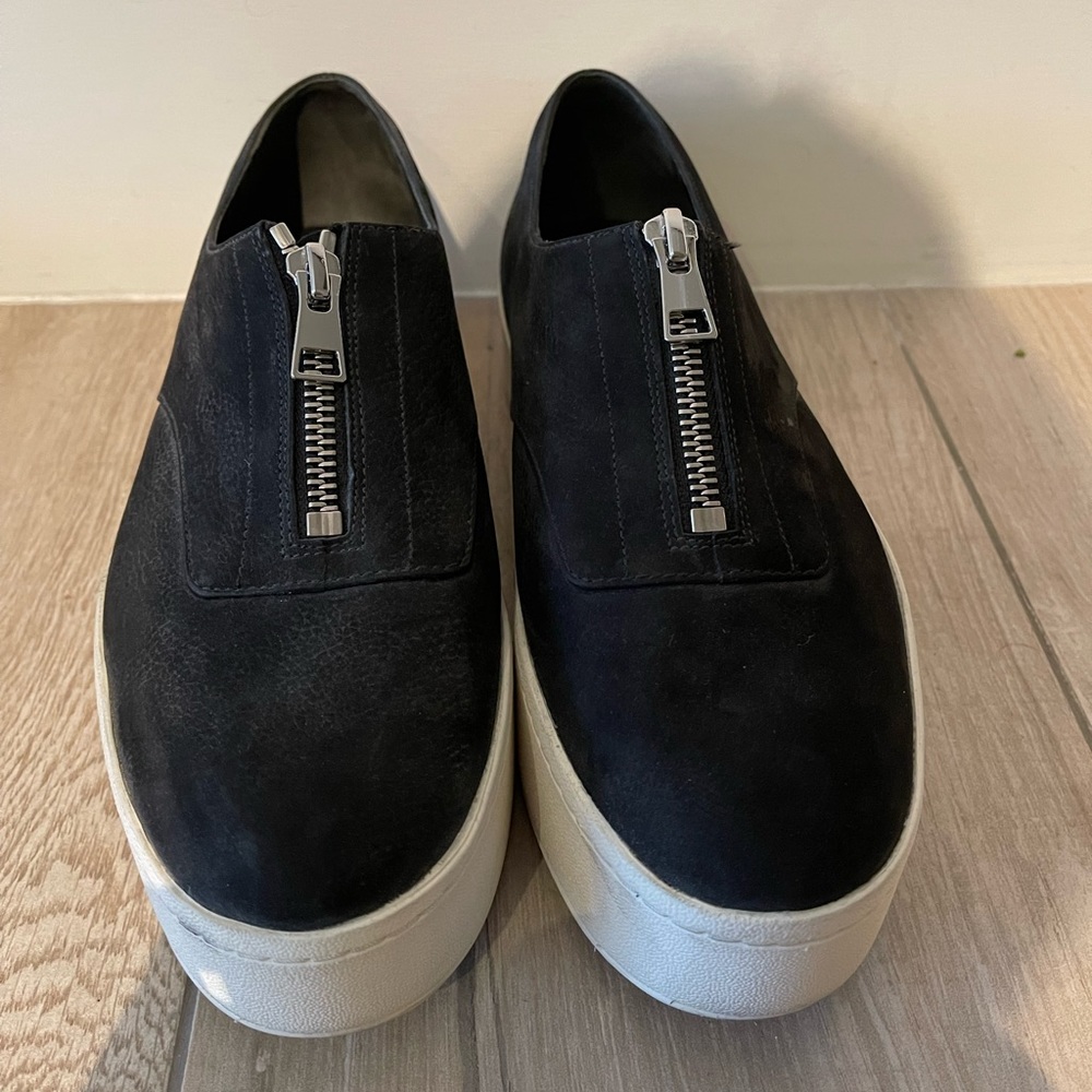 Vince size 6 sneakers